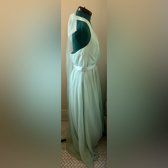 Vera Wang White Gown (Mint green, US 8) - Picture 3 of 3